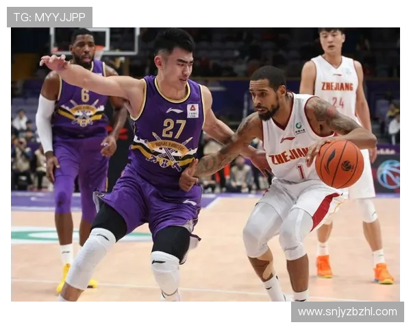 中国篮球联赛新赛季激战正酣 本土球员表现亮眼 国际球星加盟引发热议 中国篮球联赛新赛季激战正酣 本土球员表现亮眼 国际球星加盟引发热议