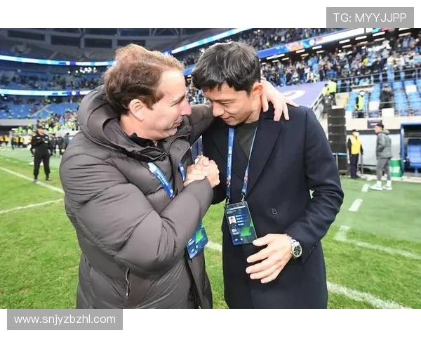 中国男足新任主帅上任首战告捷球队展现全新战术体系引球迷热议