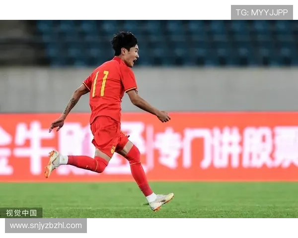 国足热身赛逆转取胜年轻球员闪耀全场展现中国足球新希望 国足热身赛逆转取胜年轻球员闪耀全场展现中国足球新希望