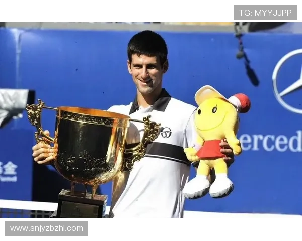 全新赛季网球赛场激战正酣 明星选手纷纷亮相争夺世界冠军荣耀